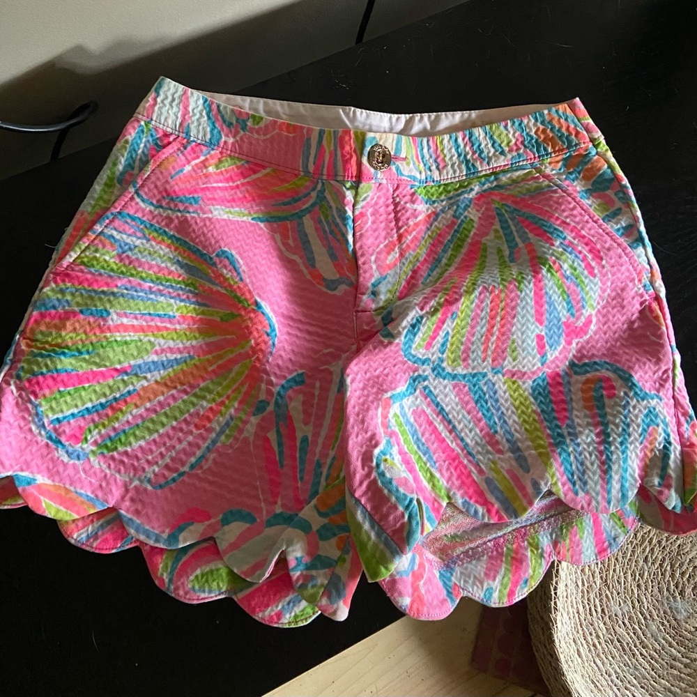 Lilly Pulitzer Scallop Hem Shorts